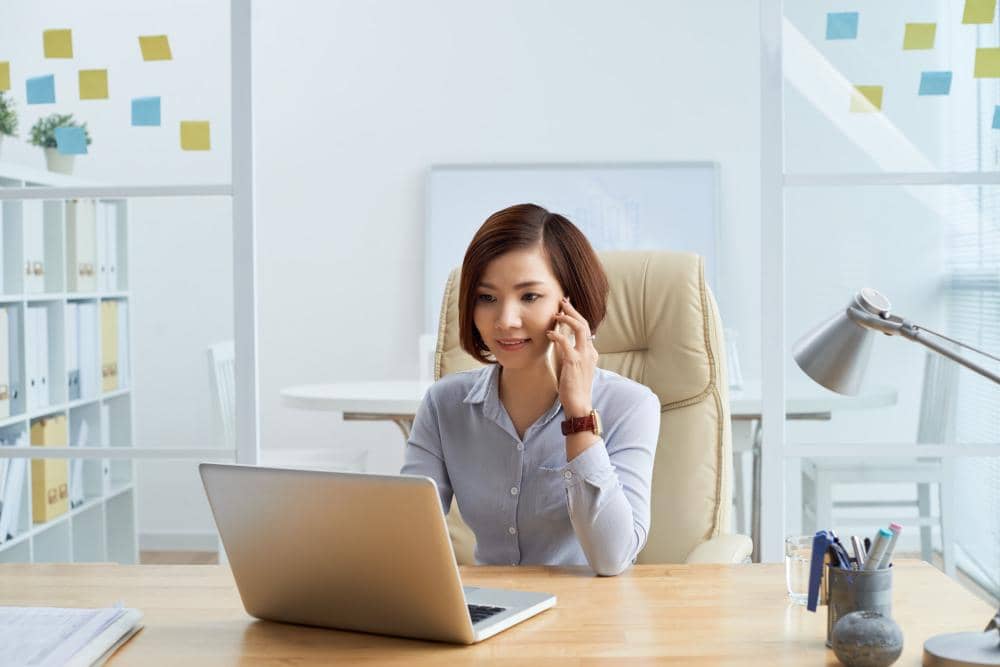 ilustrasi perempuan bekerja (freepik.com/pressfoto)