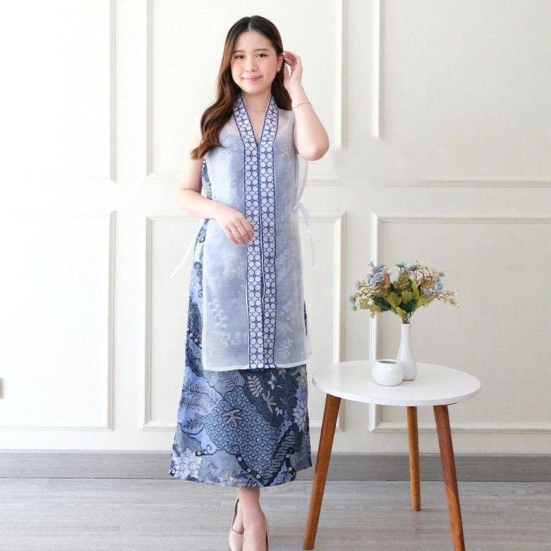dress batik pesta elegan modern