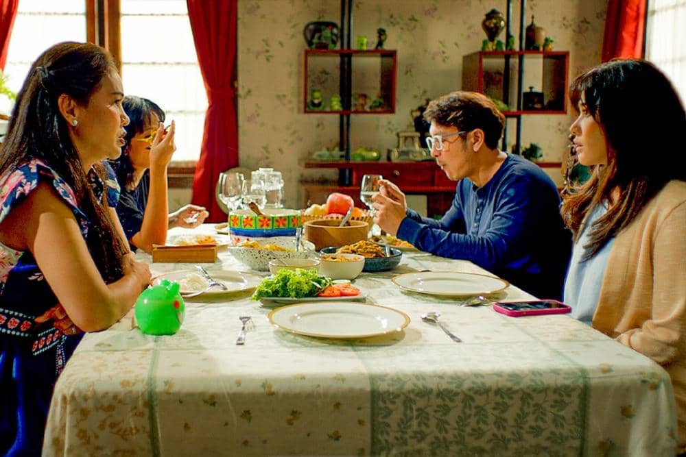 Jangan ngomong kek gini di depan mertua kelen ya kalo gak mau disuruh tidur di luar sama mertua .jpg