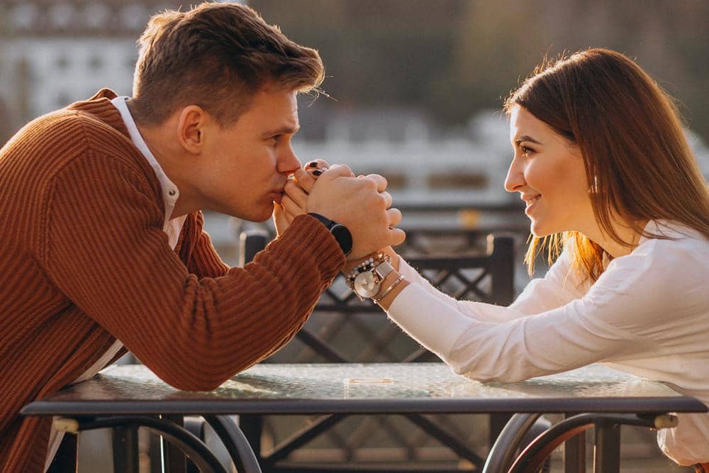 ilustrasi pasangan romantis (freepik.com/senivpetro)