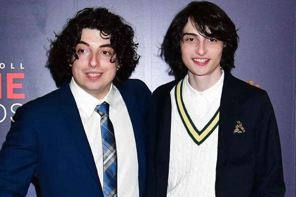 finn-wolfhard-brother-nick-5-1f3bc6ccc86645baa52f5870bb8ccb62.jpg