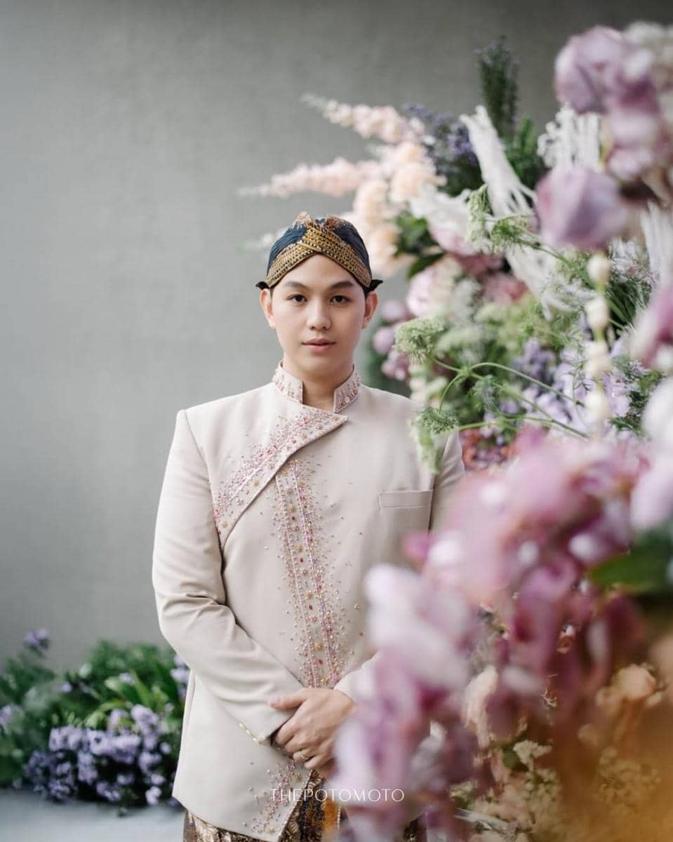 From the siraman ceremony @brisiajodie96 & @jonathan.alden_A sacred cleansing of steps into a ne.jpg