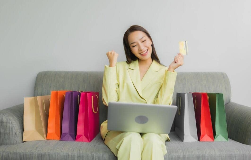 ilustrasi belanja online 