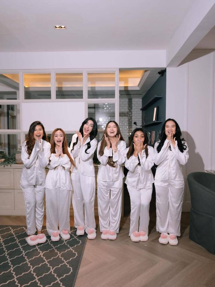 Potret Bridal Shower Hanum Mega Bareng Sahabat