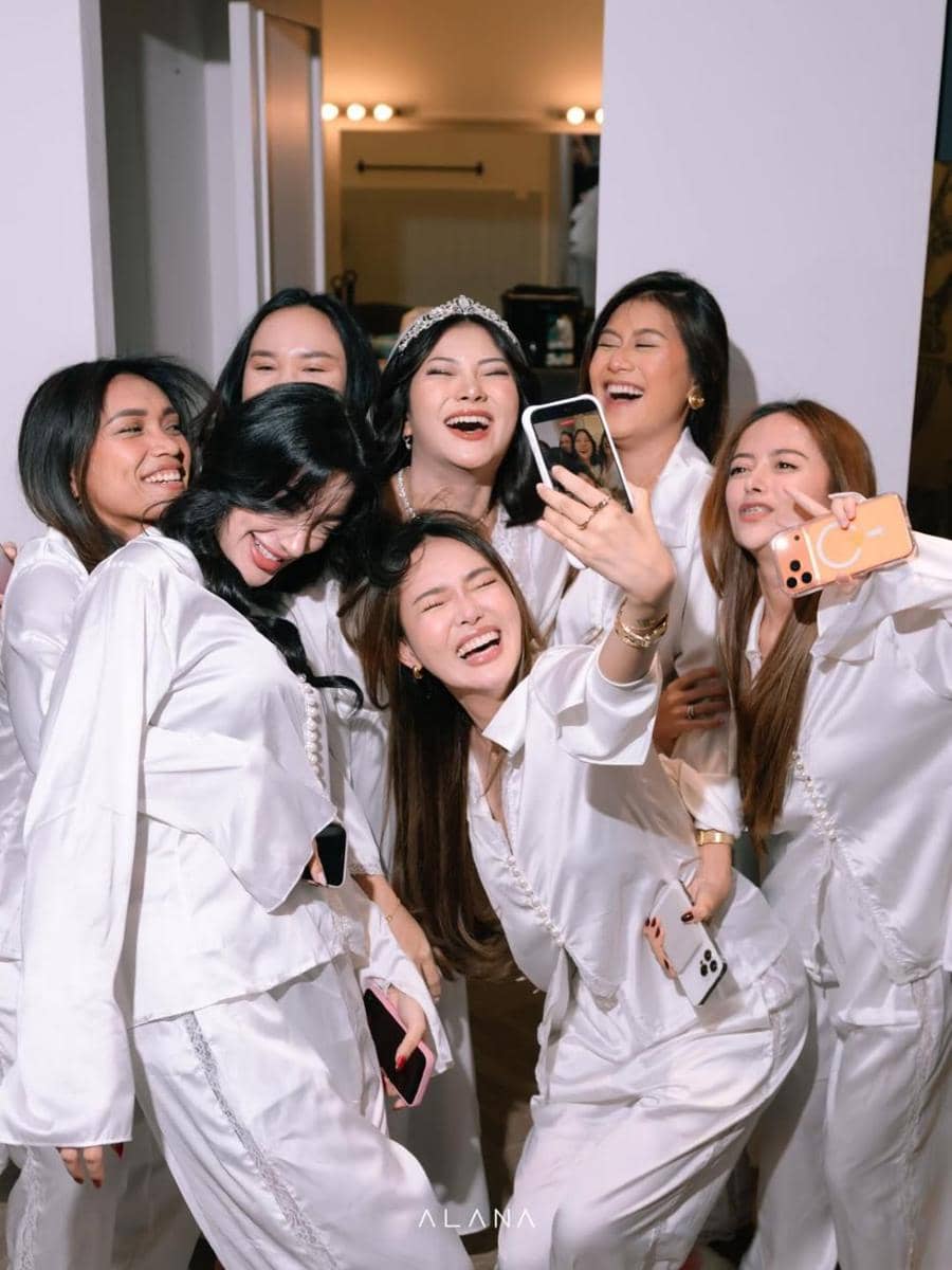 Potret Bridal Shower Hanum Mega Bareng Sahabat