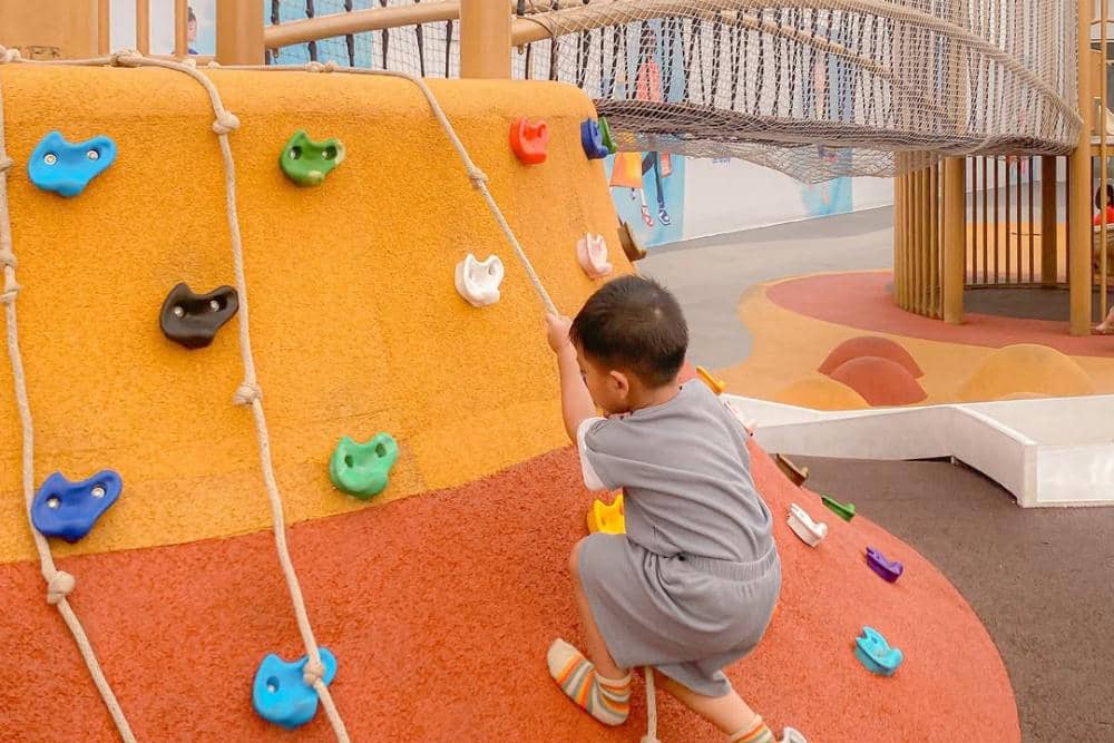 Aesthetic Kids Play Area 🍃🌇🎪📍@premiumoutlets.co.id —.jpg