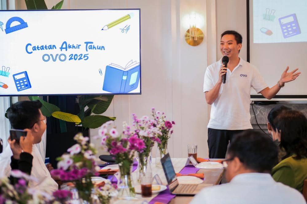 Foto 1_ Eddie Martono, Chief Operating Officer OVO, memaparkan kinerja OVO sepanjang 2025 serta strategi OVO menyambut 2026.jpg
