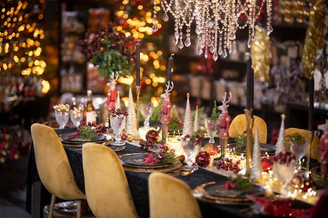 dekorasi natal di rumah untuk meja makan