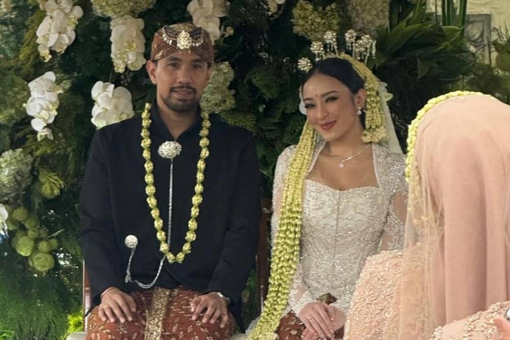 Amanda Zahra resmi menikah dengan lelaki pujaan hati bernama, Adli 🤍Happy Wedding ya kalian 💍✨ (2).jpg