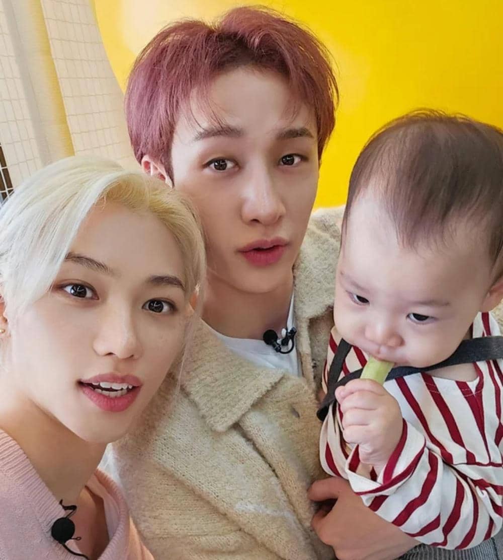 231110-felix-and-bang-chan-announce-they-have-welcomed-v0-gsh7jwh3fjzb1.jpg