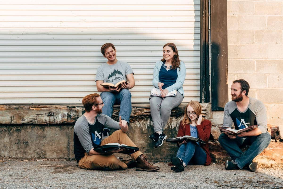 Ilustrasi mahasiswa berdis pendidikan kampus