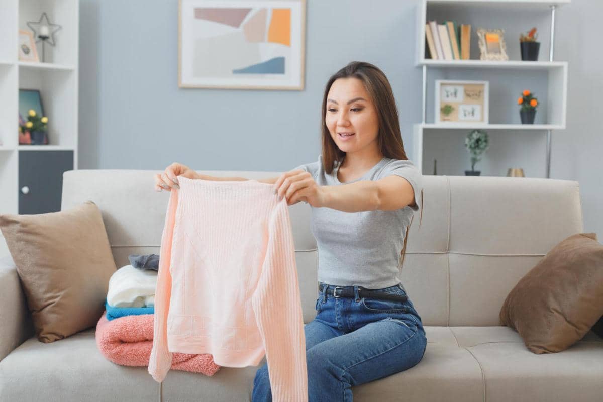 7 Cara Merawat Baju Bahan Scuba agar Awet dan Tidak Pudar