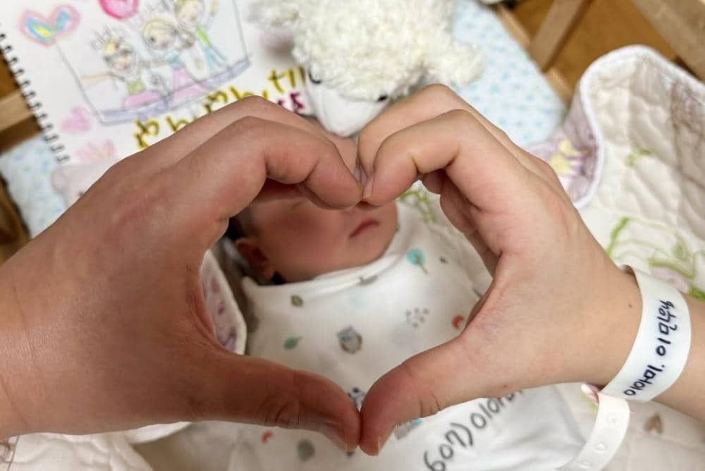 소중한 아이를 건강하게 만났습니다.💕임신과 출산 과정을 옆에서 함께하면서 너무나 감사한 일이고 한 아이의 부모가 되는건 정말 쉬운게 아니구나 다시 한 번 느끼고 있어요.너.jpg