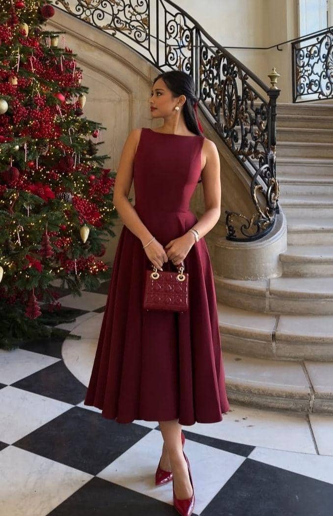 Dress Kerah Boat Berwarna Merah