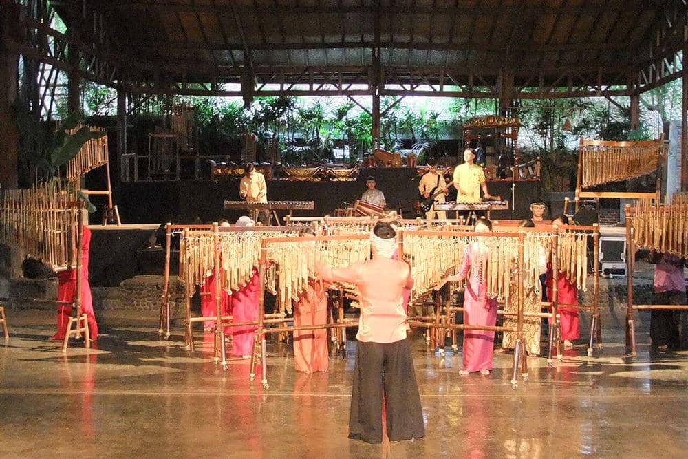Saung Angklung.jpg