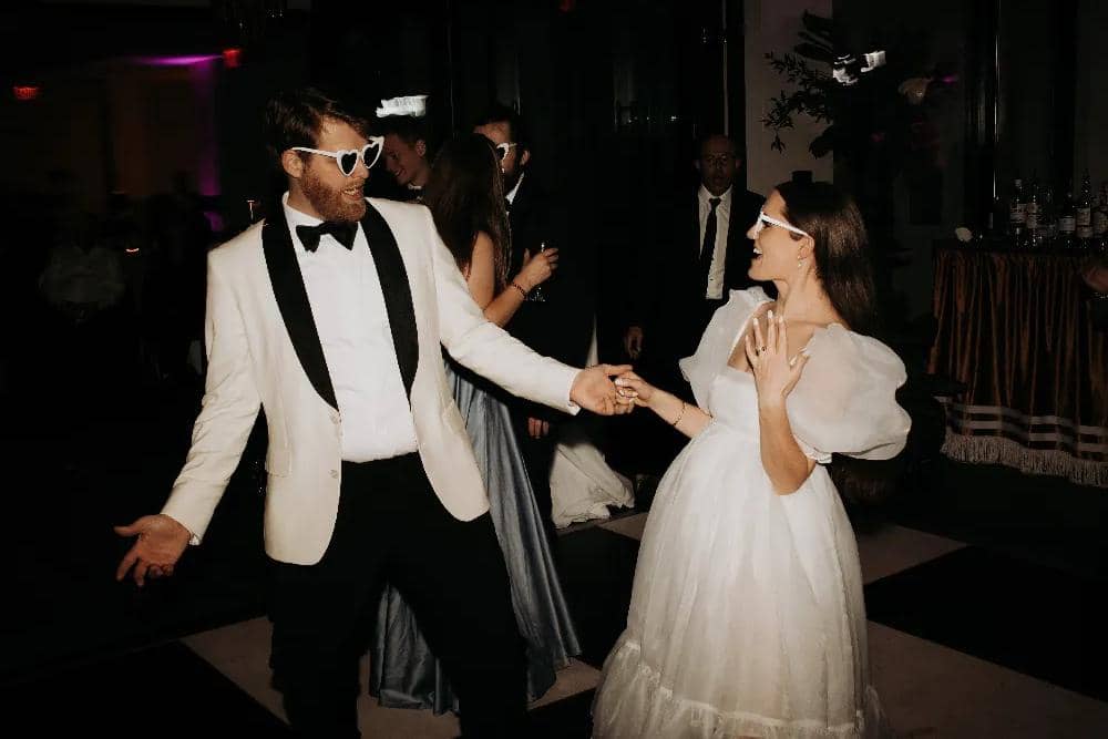 ilustrasi pre-wedding dengan teknik flash photography (theknot.com)