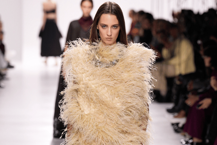 Cover Tren Bahan Pakaian - whowhatwear.com.png