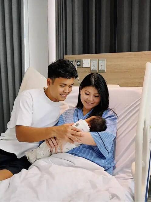 Momen Mitzi Istri Anthony Ginting Melahirkan Anak Pertama