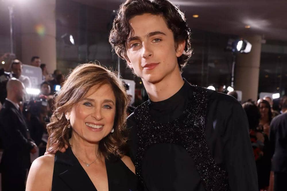 timothee-chalamet-parents-8-49b1486794bf4588a332df5f997430ef.jpg