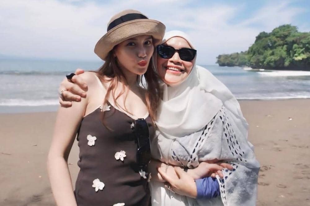 Ayu Ting Ting dan Ibunya