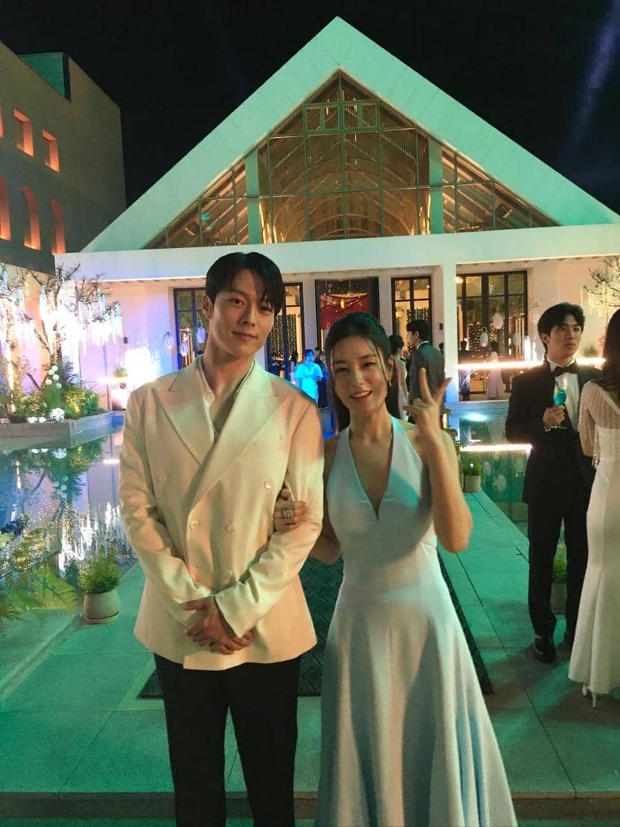 Potret Kedekatan Jang Ki Yong dan Ahn Eun Jin