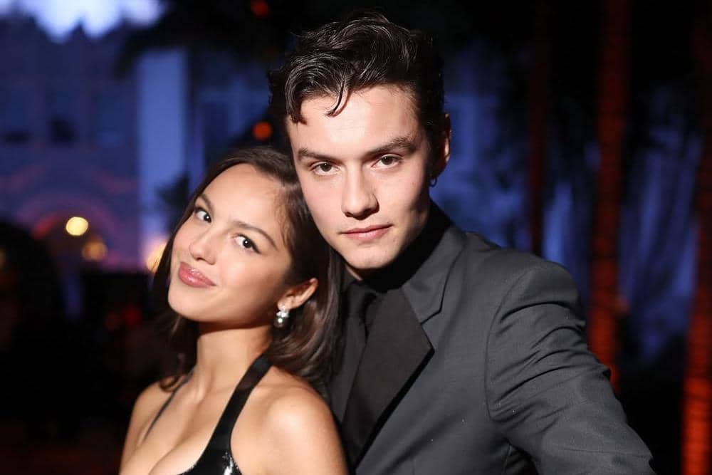 Olivia Rodrigo and Louis Partridge are the cutest couple 🥹 #Oscars.jpg