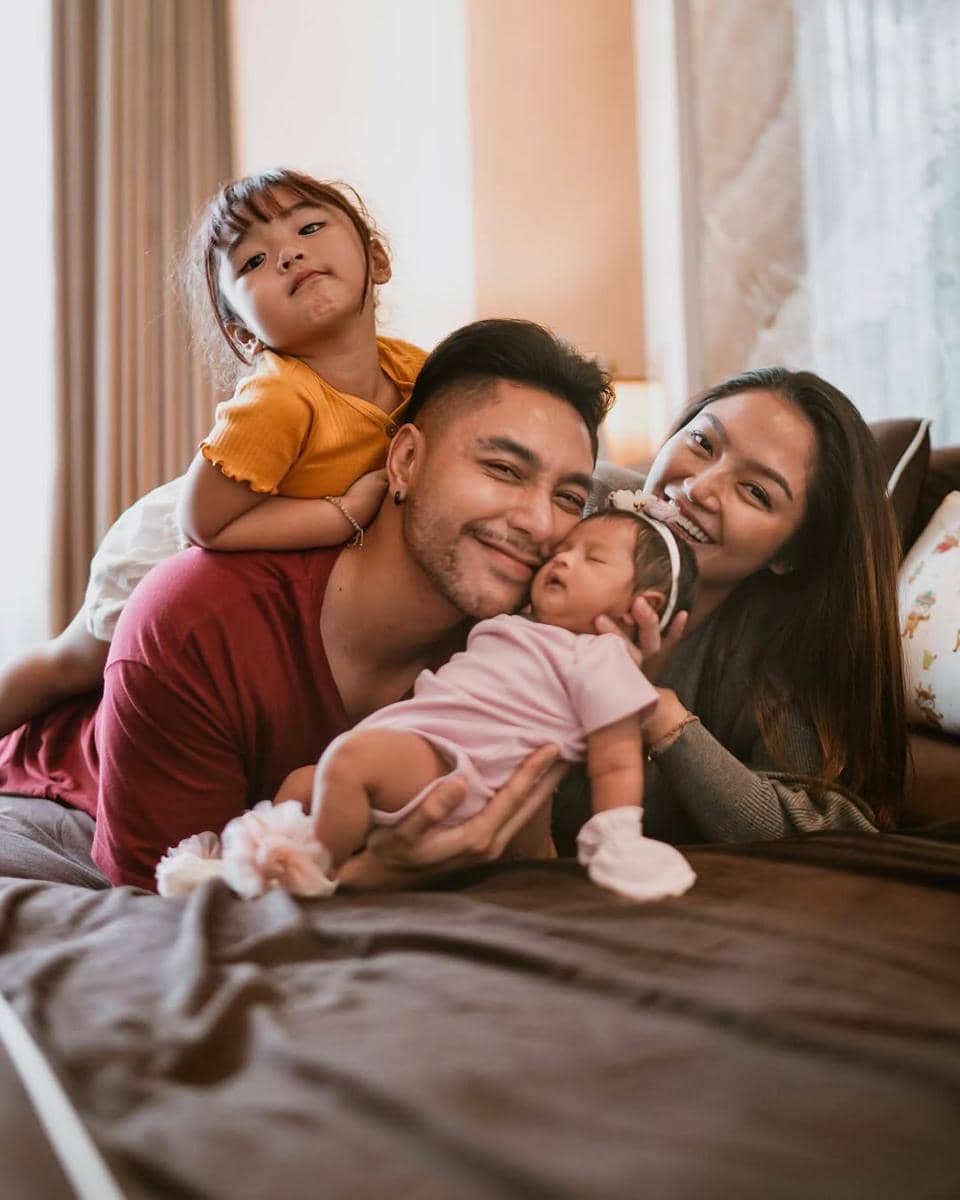 Siti Badriah dan keluarga 