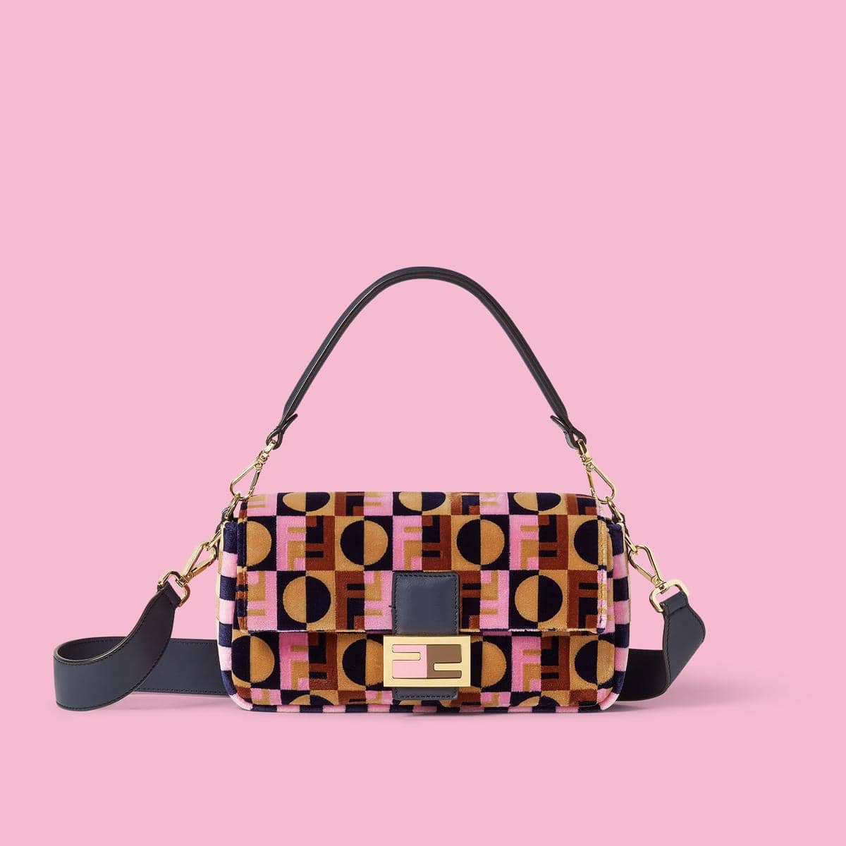 FENDI _Emily in Paris_ Special Capsule Collection_Baguette bag_01.jpg