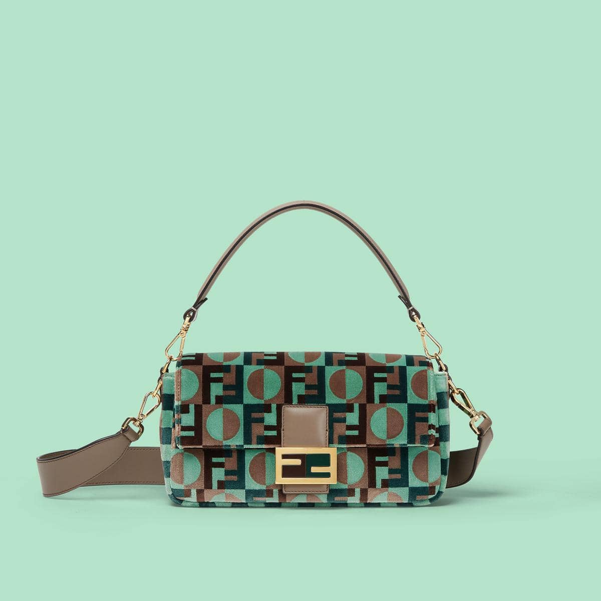 FENDI _Emily in Paris_ Special Capsule Collection_Baguette bag_02.jpg