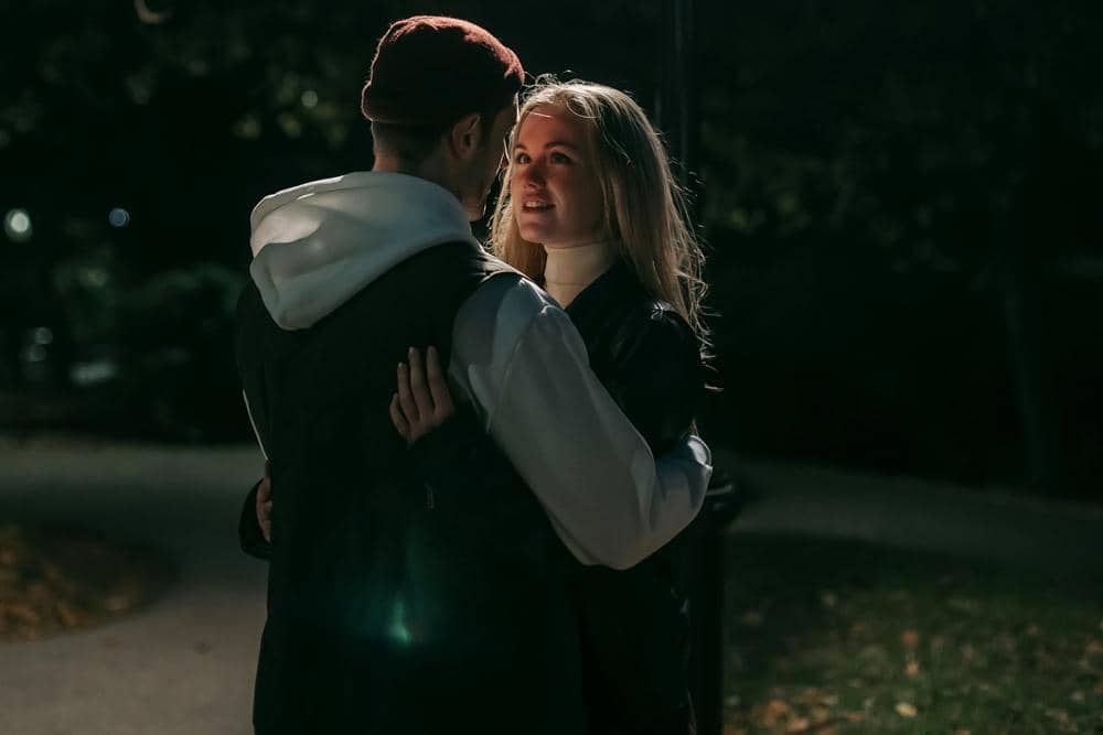 ilustrasi posesif dengan pasangan (pexels.com/Katerina Holmes)