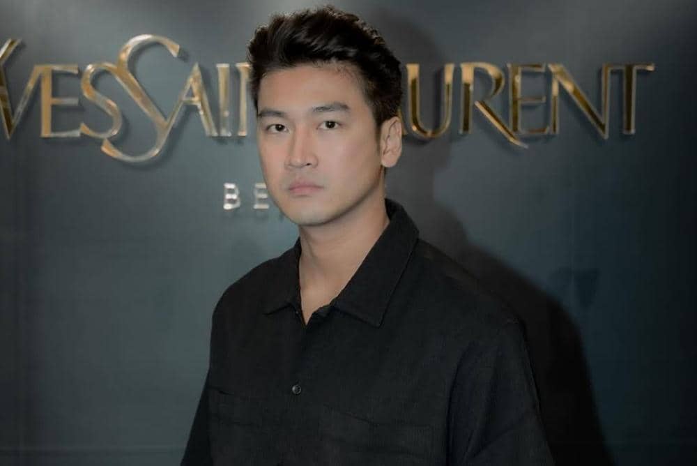 All black, All class - just how YSL does it. @ysl @yslbeauty.jpg