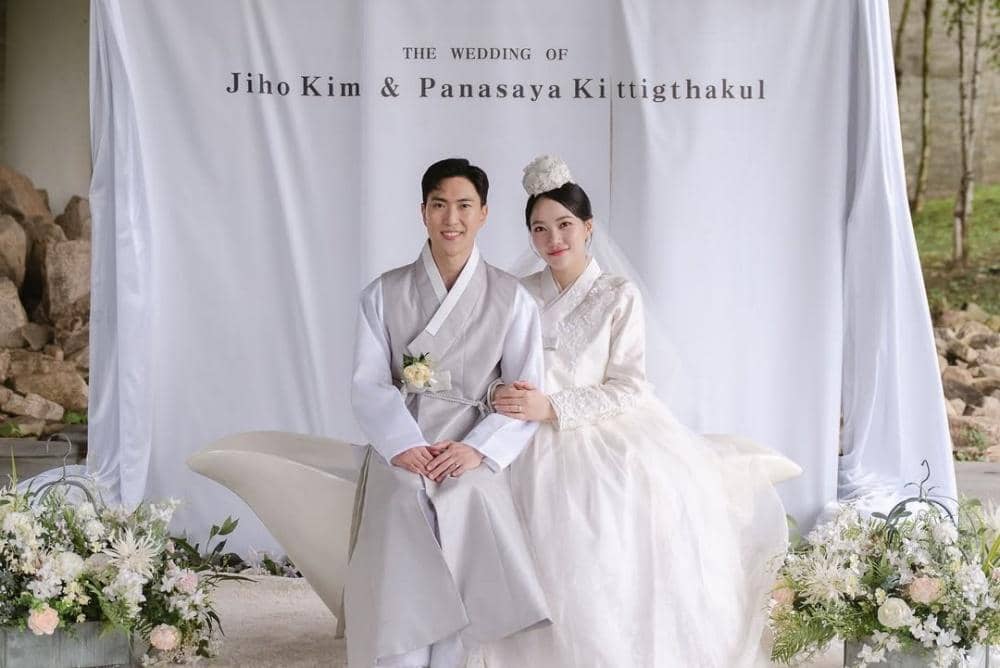 เน็ท The Star 12 ควงแฟนหนุ่ม จีโฮ XIS ลั่นระฆังวิวาห์หวานชื่นที่เกาหลี หลังคบนาน 11 ปี .จูงมือเข.jpg