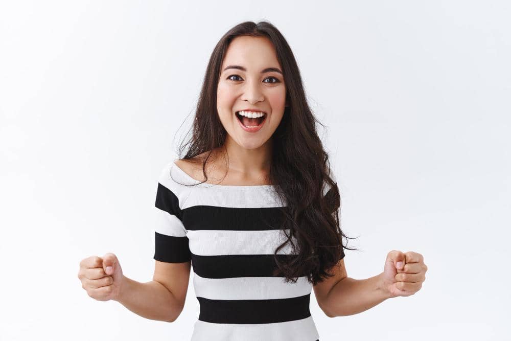 ilustrasi perempuan bahagia (freepik.com/cookie_studio)