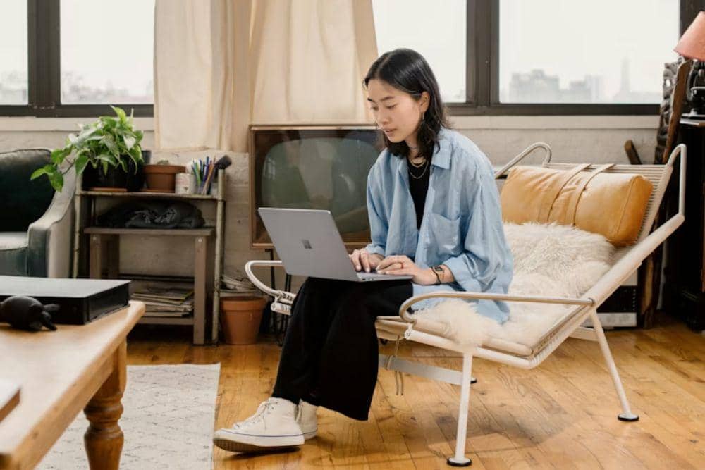 bekerja, bekerja di depan laptop