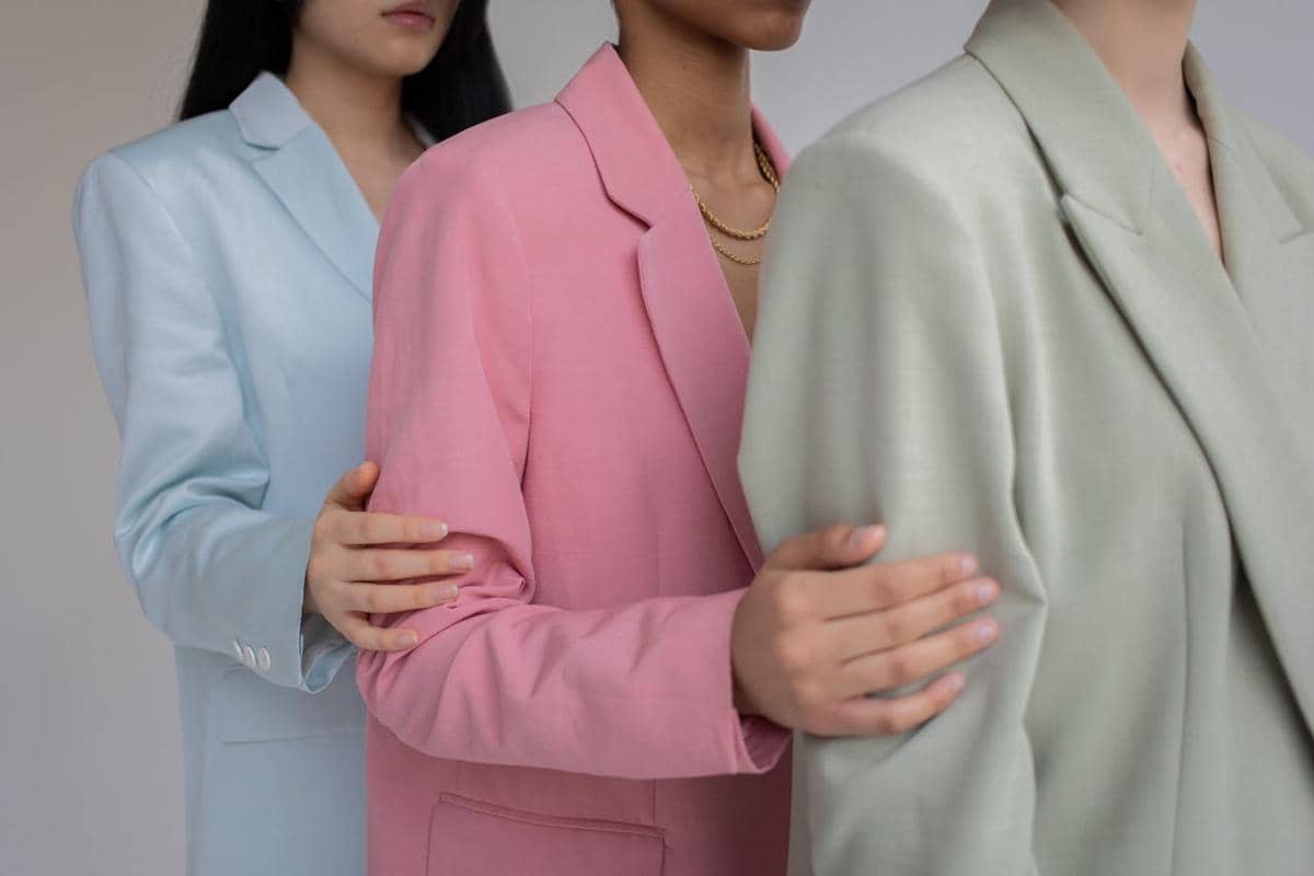 Bahan Blazer yang Tidak Panas, Cocok untuk Cuaca Indonesia
