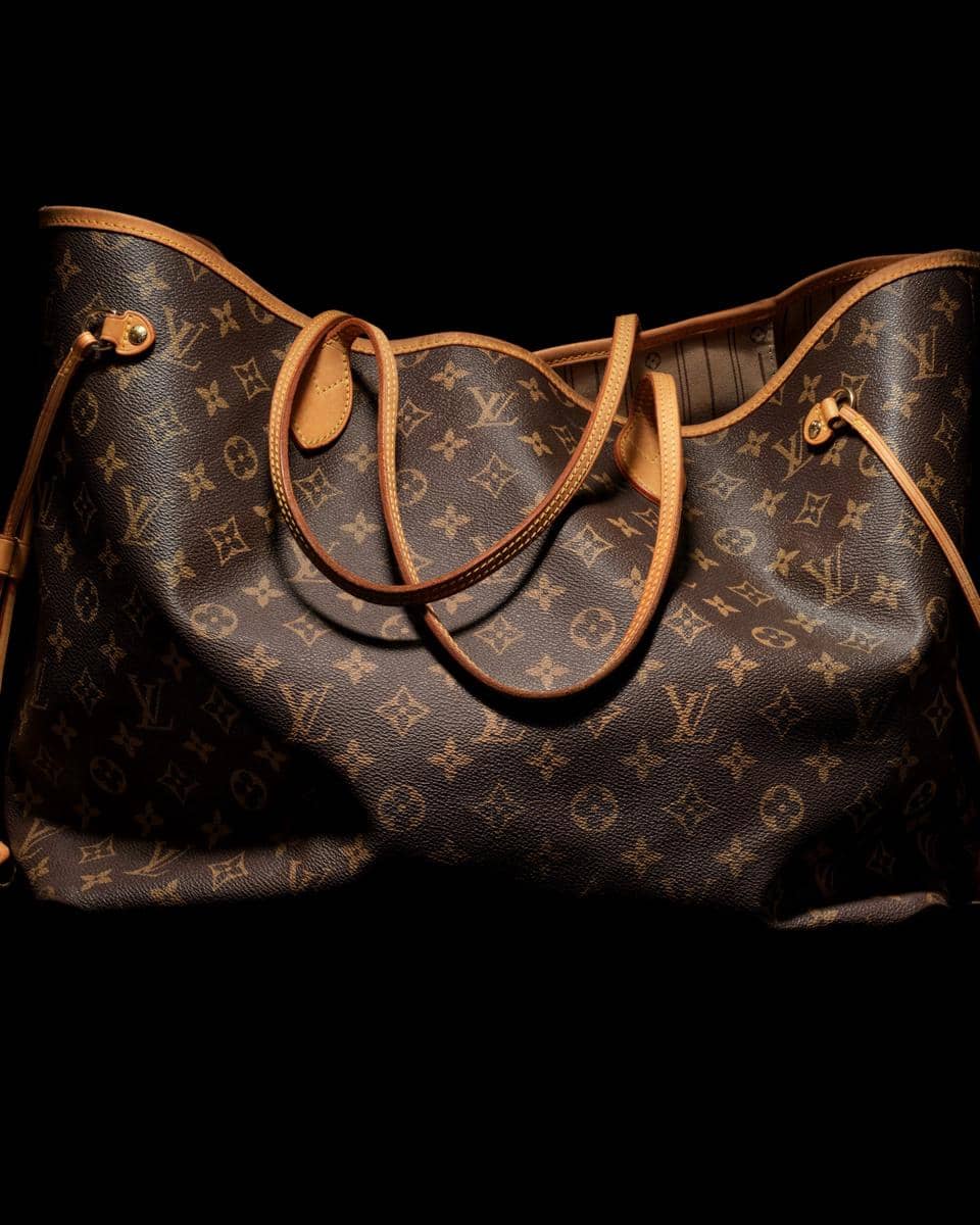 WMN_MONOGRAM26_BAG_5_NEVERFULL_NO_LOGO_CAMPAIGNVISUALS_1600x2000_LVCOM_DII.jpg