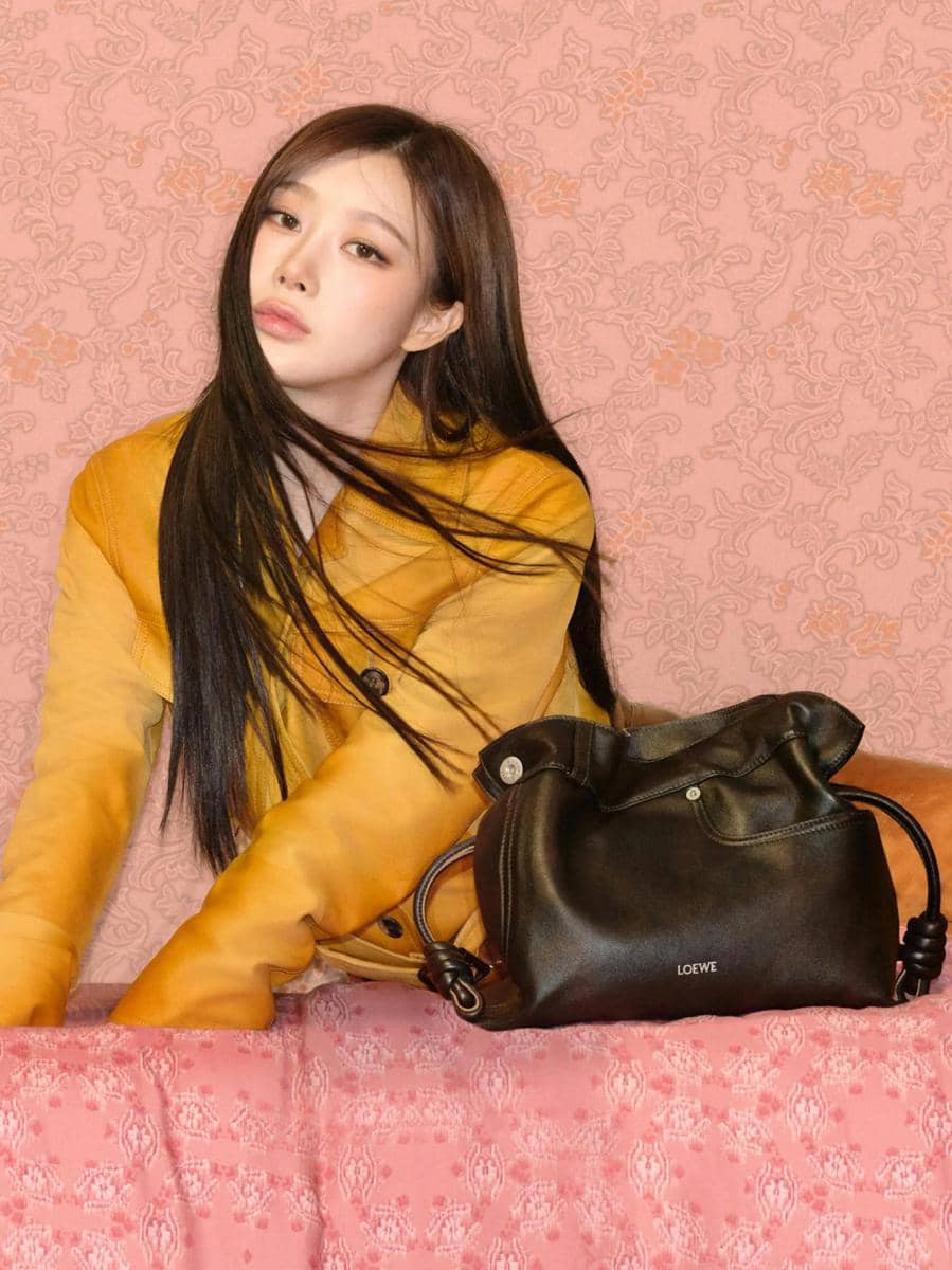 1765848787-1765417131-loewe_ss26_campaign_giselle_rgb_cropped_2_3x4.jpg