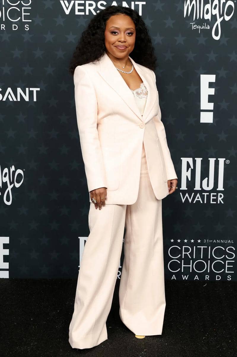 Gaya Quinta Brunson di Critics Choice Awards 2026