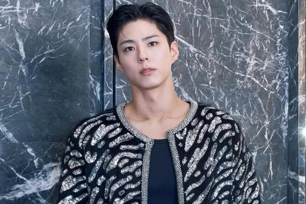 STARLIGHT ON SILVER#CELINE #CELINEBYHEDISLIMANE #CELINEXBOGUM.jpg
