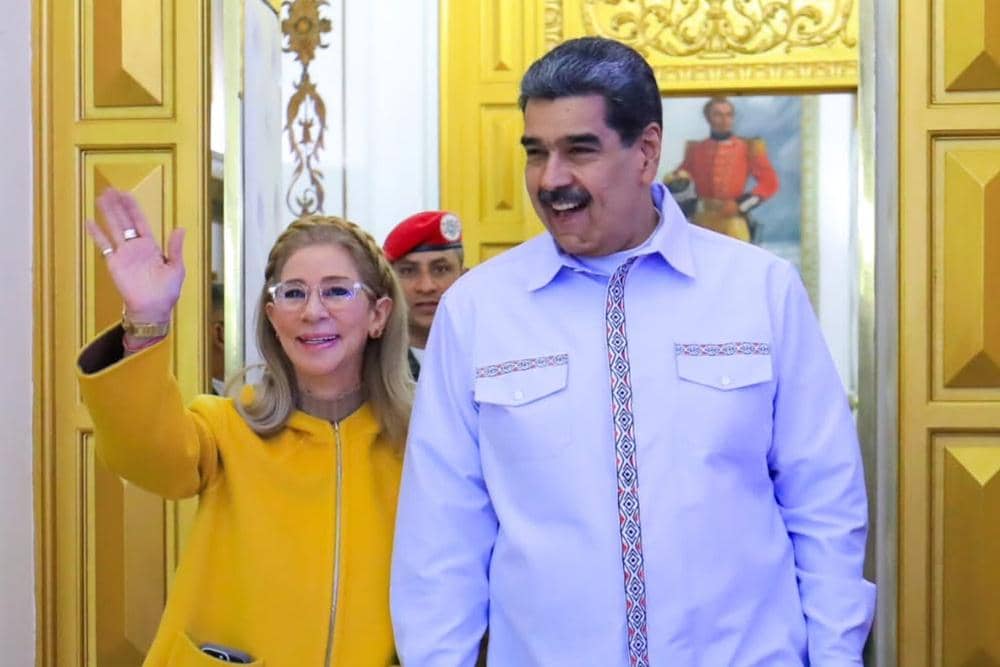 Celebramos la Navidad en la casa del Pueblo, el Palacio Presidencial de Miraflores. Β‘QuΓ© felici.jpg