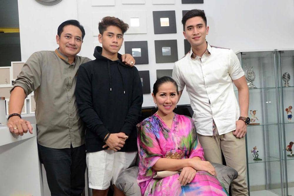 Fakta Keluarga Verrell Bramasta