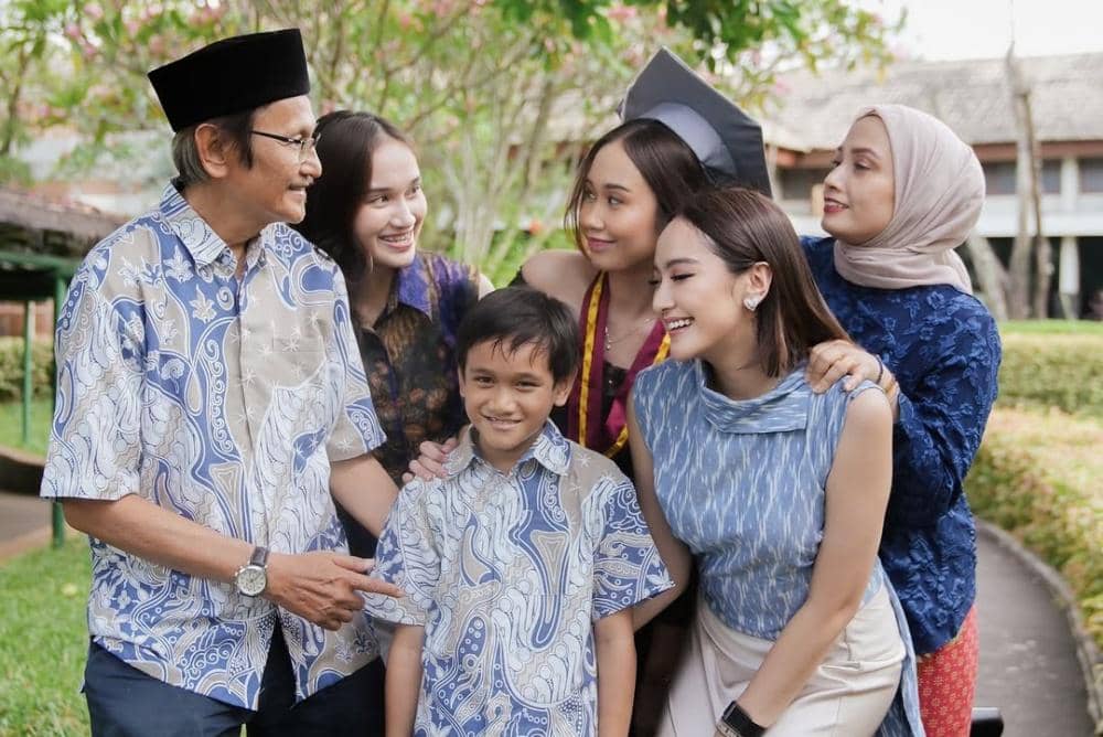 UNI KU KEREN SEKALI !!!!!!!!!!!!!!Annisa Pratama Putri, M. Ikom 🎓.jpg