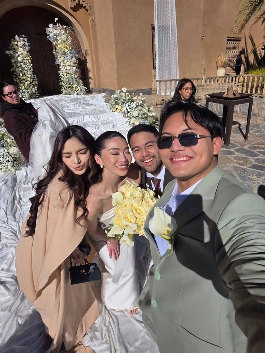 Mahalini dan Rizky Febian yang ikut mengabadikan momen kebahagiaan 