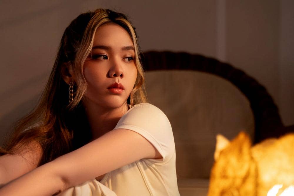 [Publicity Photo] 2. Ei - Shooting Star.jpg