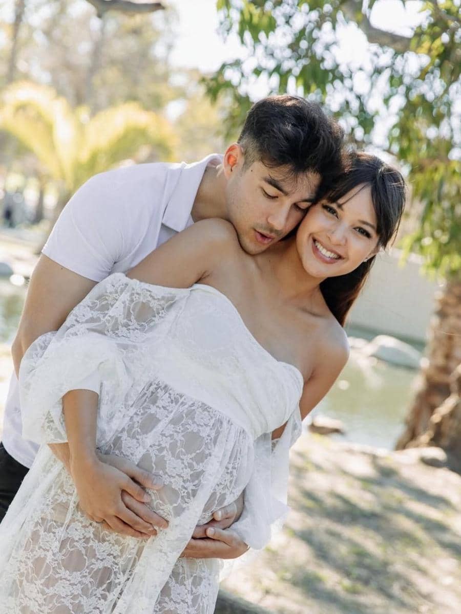 Potret Mesra Maternity Shoot Aurélie Moeremans dan dr. Tyler Bigenho