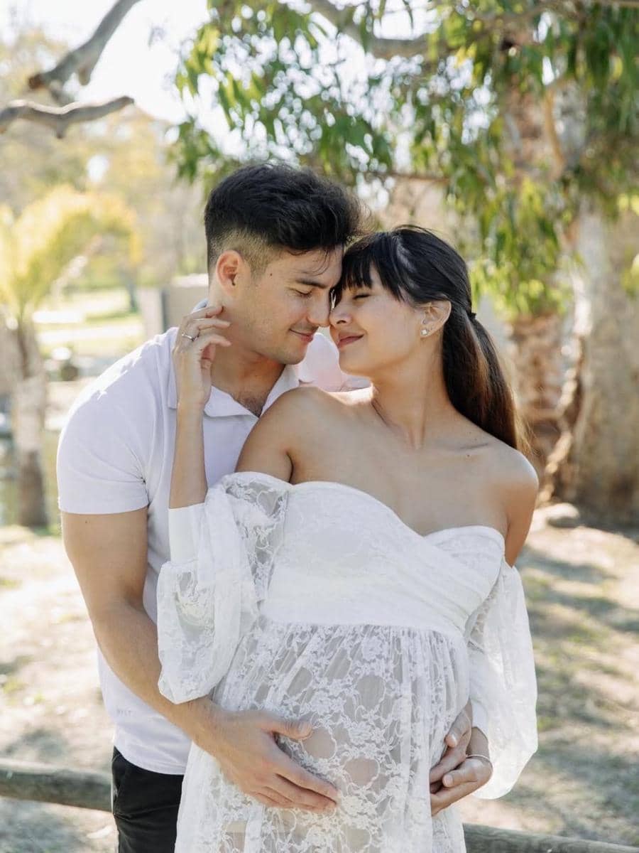 Potret Mesra Maternity Shoot Aurélie Moeremans dan dr. Tyler Bigenho