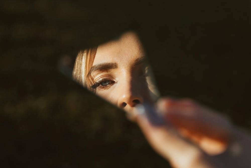 ilustrasi berkaca (unsplash.com/Shutter Speed)