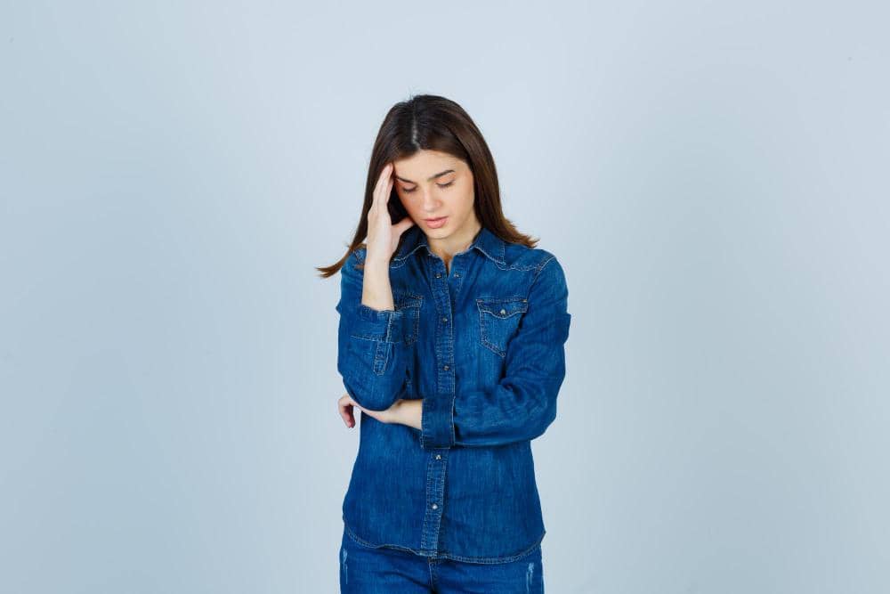 ilustrasi perempuan kelelahan (freepik.com/8photo)