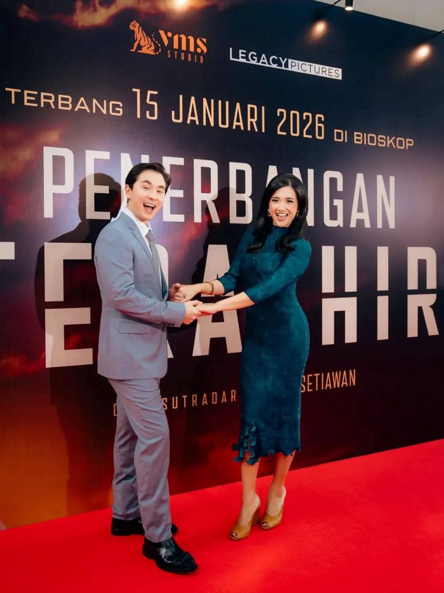 Potret Mesra Jerome Kurnia dan Nadya Arina