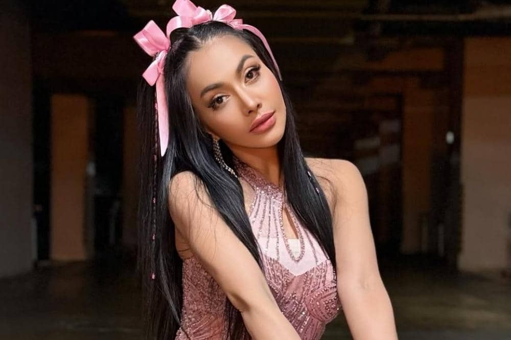 Miss Denada untuk DMD Panggung Rezeki 🌸🎀Wearing- @lyahofficial 💝.jpg